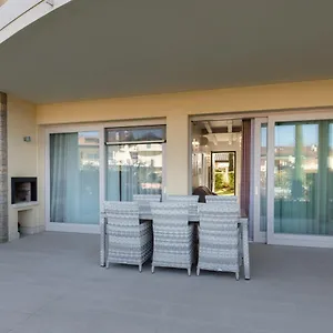 Blue Laguna Apartment